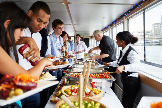 Ticket-includes-a-buffet-meal-on-the-London-boat-party