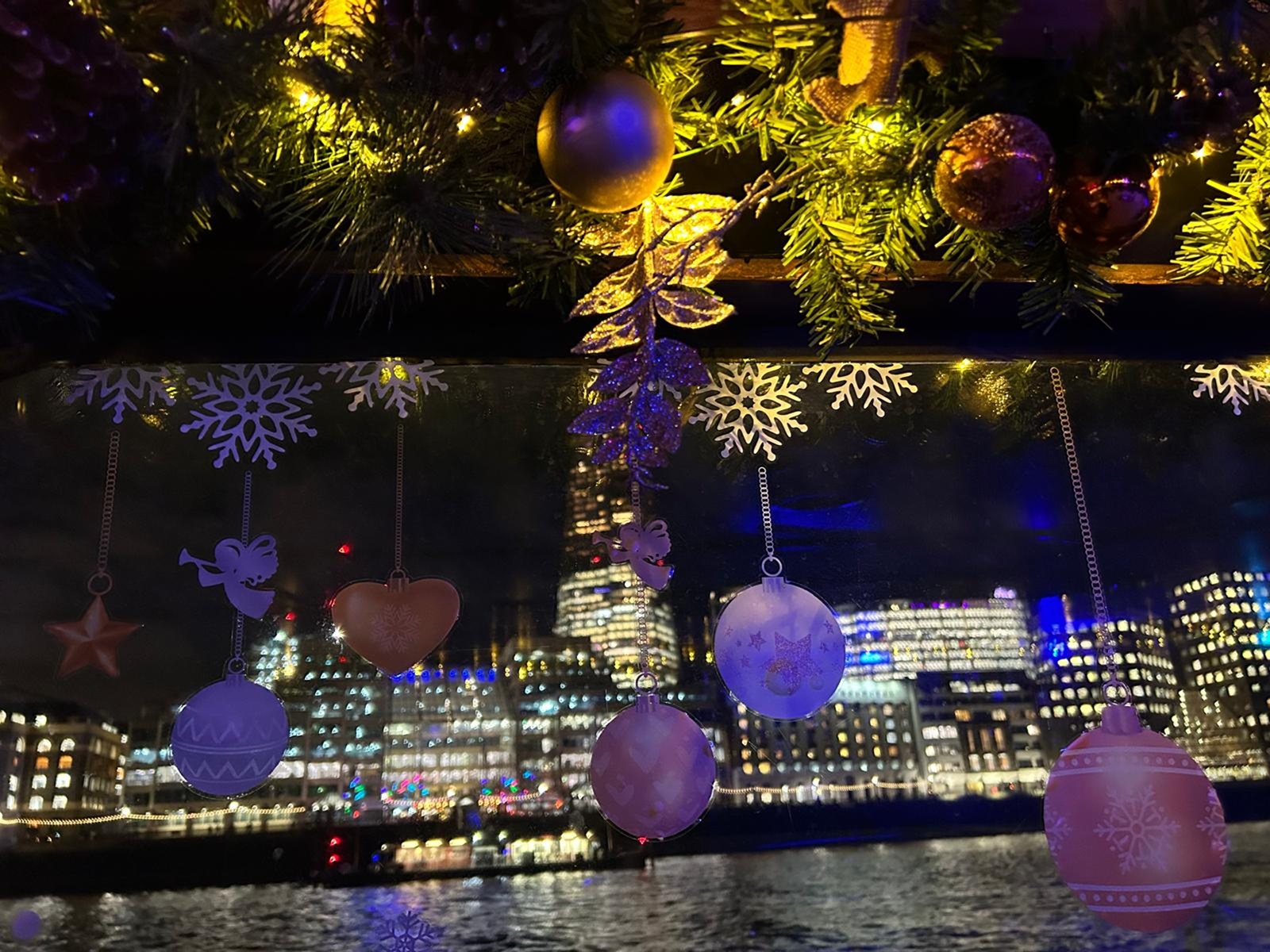 Valentine's Day Thames Party Boat in London